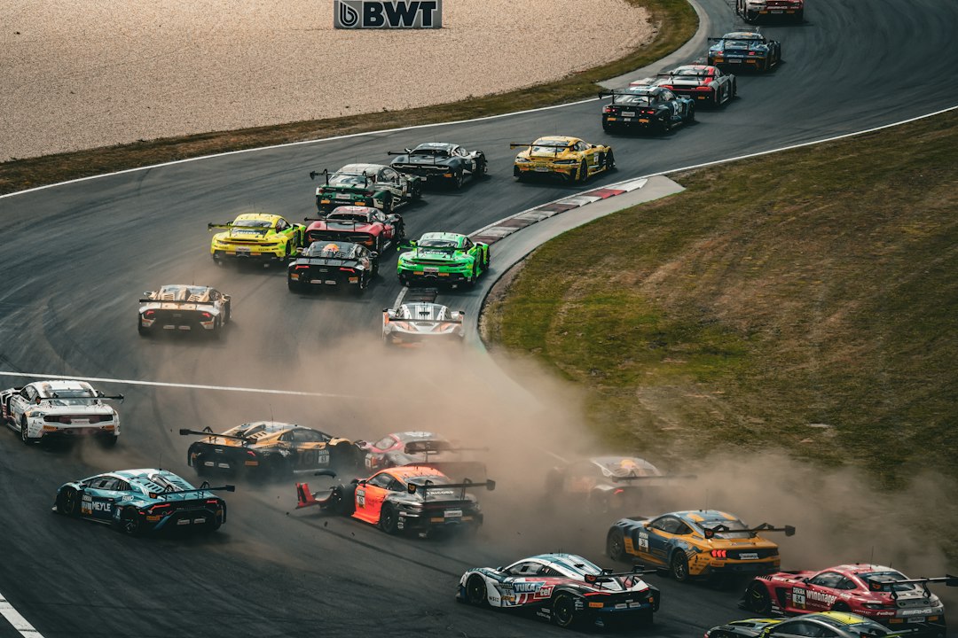 services-01 race-cars-speed-around-a-track-j1vgiykspmq